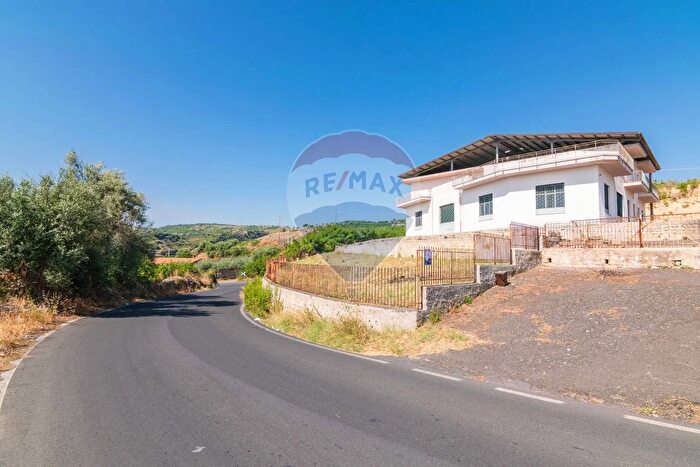 Casa con 10 locali in vendita in Contrada Archi, Scordia