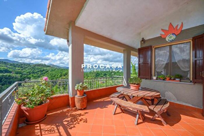 Casa con 6 locali in vendita in Via Buonviaggio, La Spezia