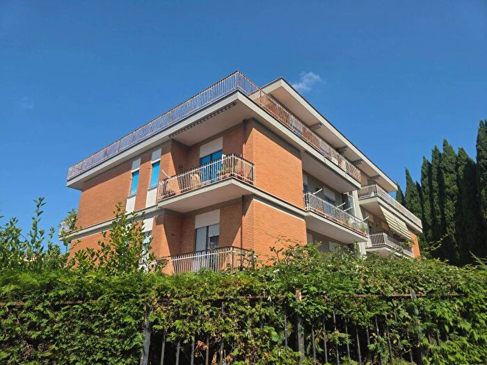 Appartamento quadrilocale in affitto in Via della Madonnina, Centro Storico, Genzano di Roma