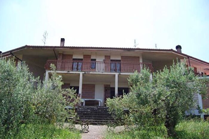 Casa con 6 locali in vendita in Via di Salé, Frascati