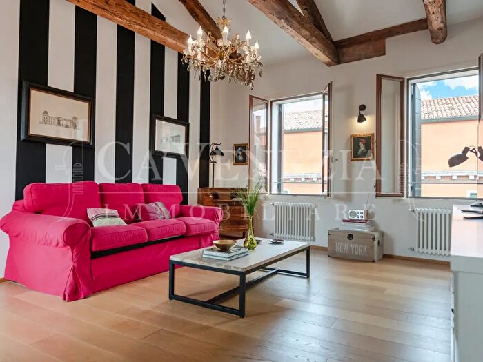 Appartamento trilocale in vendita in Venezia