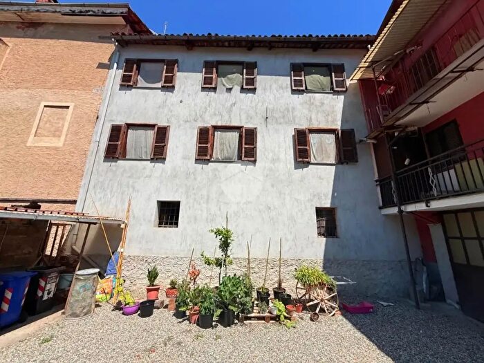 Casa quadrilocale in vendita in Via Sp, Rocca Canavese
