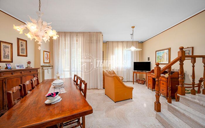 Casa con 5 locali in vendita in Via Salvatore Quasimodo, Reggio Emilia