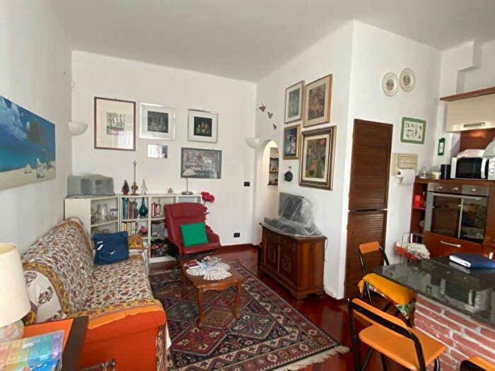 Appartamento bilocale in affitto in Via Piero Maroncelli, Sestri Ponente, Genova