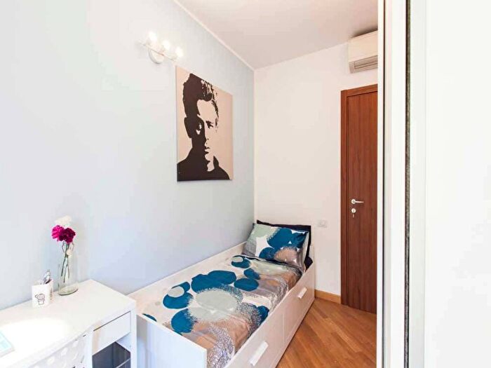 Appartamento con 6 locali in affitto in Via Privata San Martiniano, Corvetto, Milano