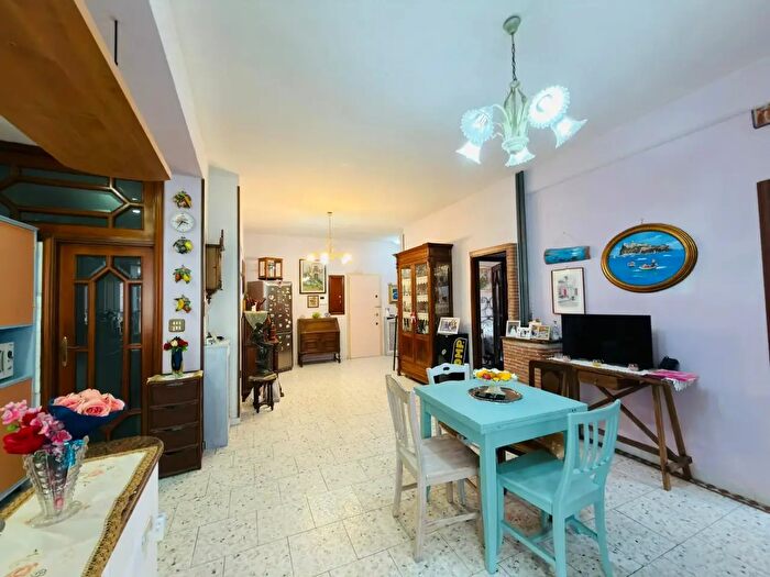 Appartamento quadrilocale in vendita in Via Giacinto Gigante, Casavatore