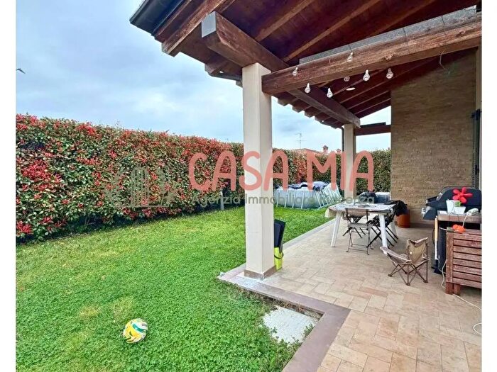 Casa quadrilocale in vendita in Via Madre Teresa di Calcutta, Gragnano Trebbiense