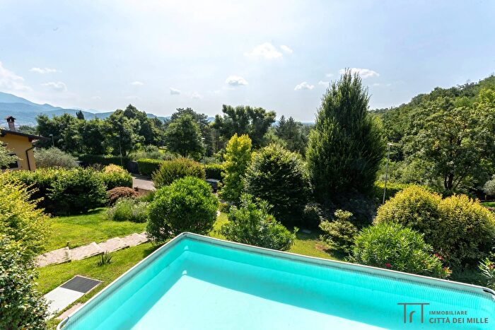 Casa con 8 locali in vendita in Via Divisione Alpine, Torre Boldone