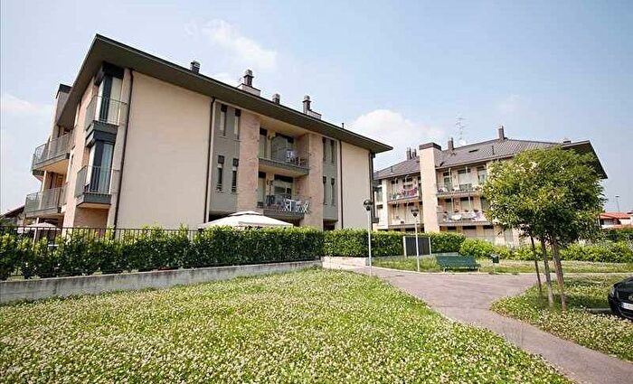 Appartamento bilocale in affitto in via INSUBRIA, Centro, Lomazzo