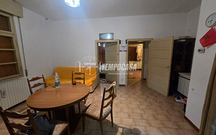 Appartamento trilocale in vendita in Via Santa Maria Nuova, Lendinara