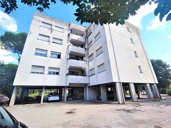 Appartamento trilocale in vendita in Via Ombrone, Perugia