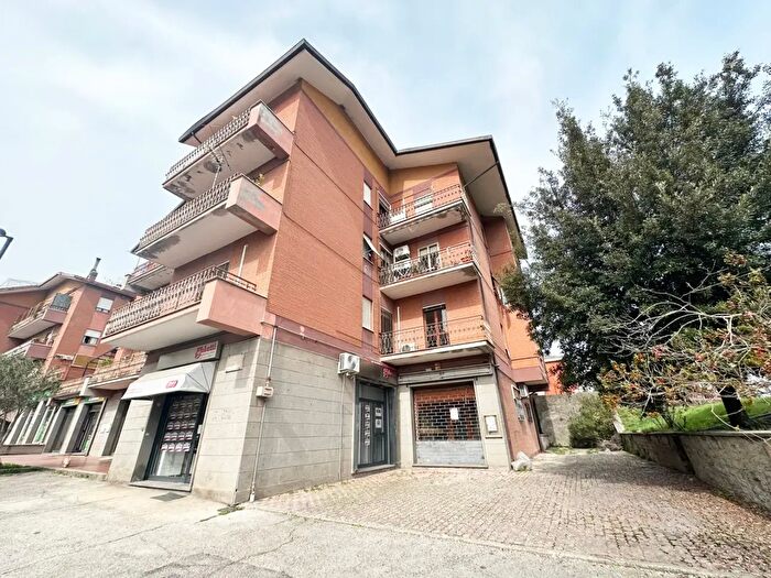 Appartamento con 5 locali in vendita in Via Giovanni XXIII, Civita Castellana