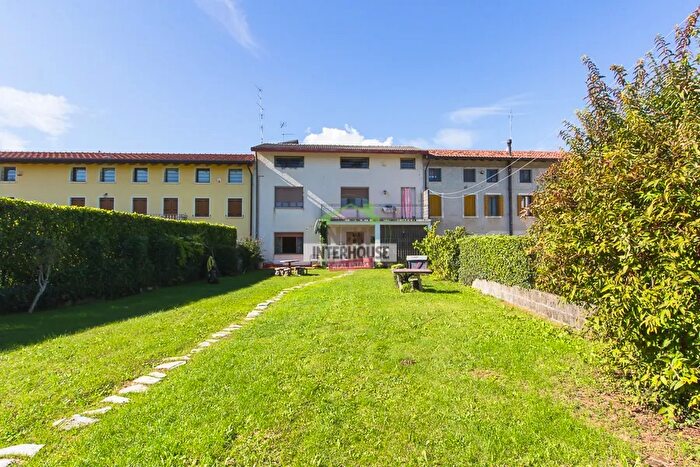 Appartamento quadrilocale in vendita in Via San Martino Montereale Valcellina, Montereale Valcellina