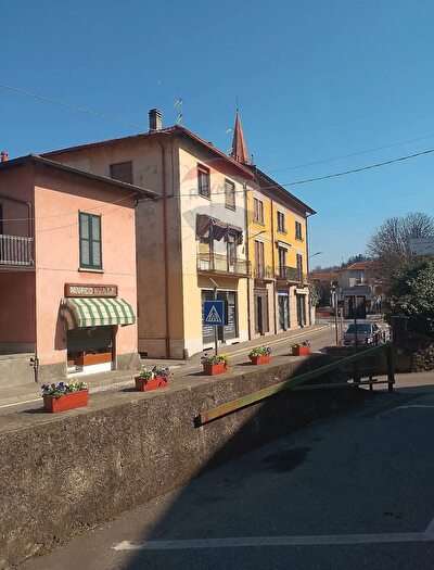 Appartamento bilocale in vendita in Travedona Monate