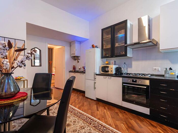 Appartamento trilocale in affitto in Via Pietro Borsieri, Isola, Milano