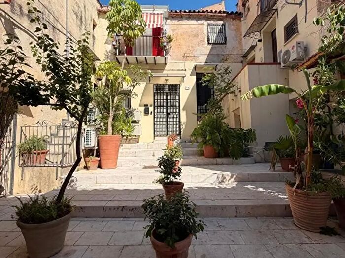 Appartamento trilocale in vendita in Via Cutò, Monreale