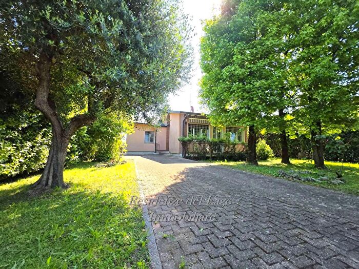 Casa con 6 locali in vendita in Via Miralago, Peschiera Del Garda