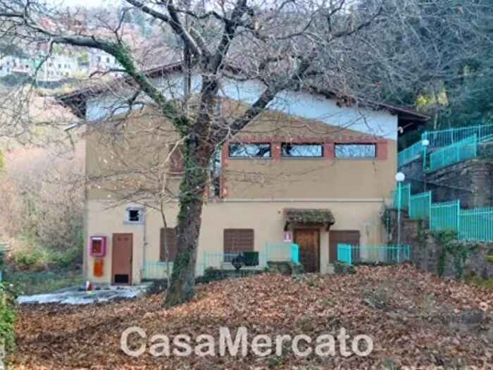 Appartamento trilocale in vendita in Via Roma, Rocca Di Papa