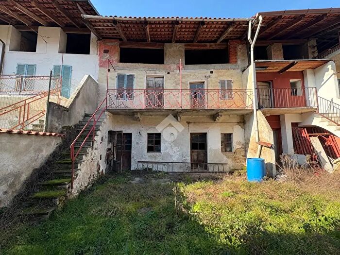 Casa quadrilocale in vendita in Via Massimo dAzeglio, Cossano Canavese