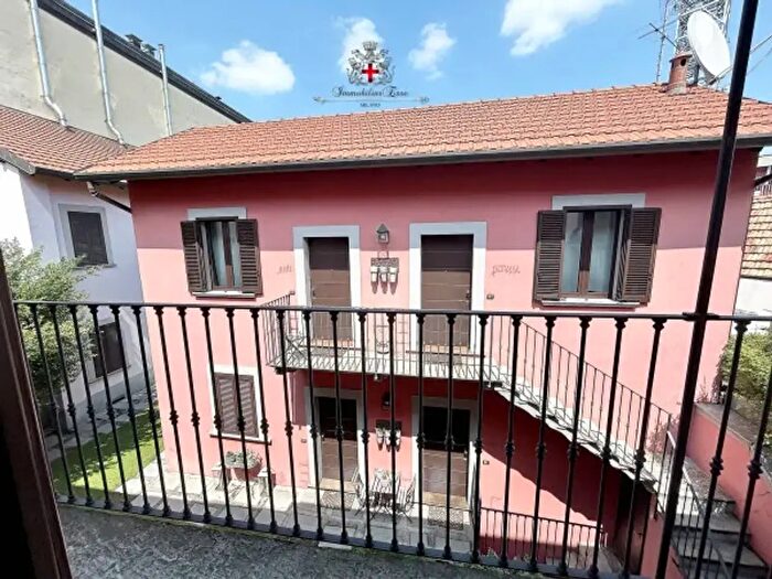 Appartamento bilocale in vendita in Via Novara, Milano