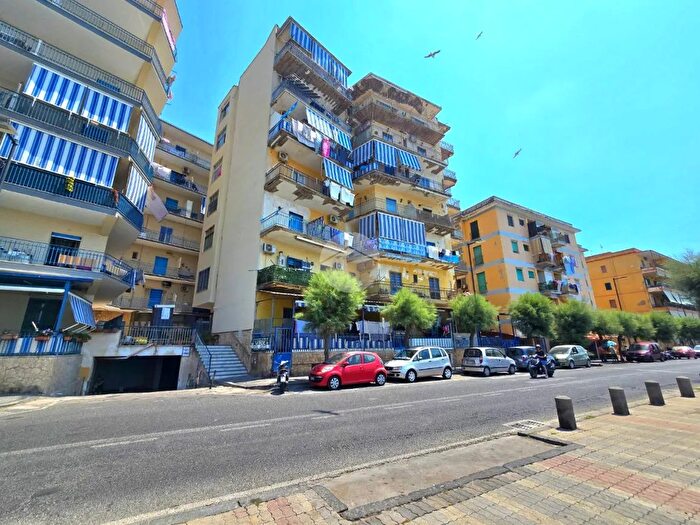 Appartamento bilocale in vendita in Via Litoranea, Torre Del Greco