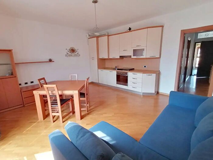 Appartamento bilocale in vendita in Via Azzone Visconti, Lecco