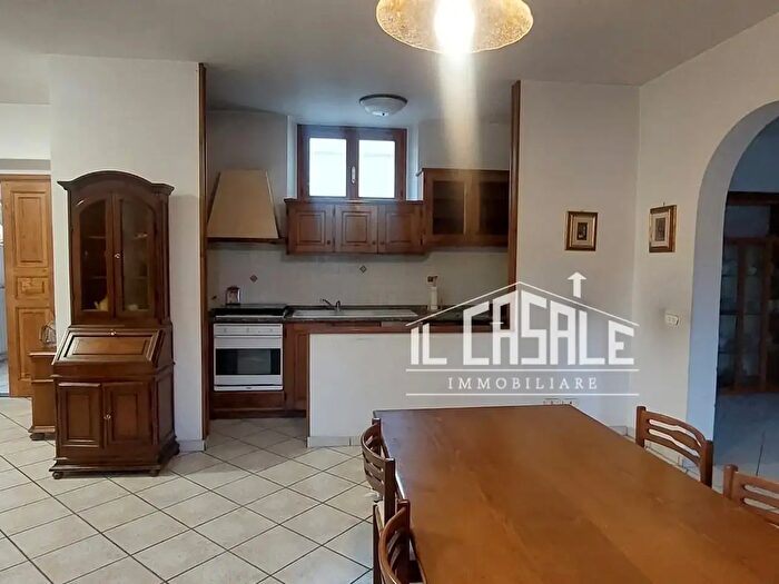 Appartamento con 5 locali in vendita in Rufina