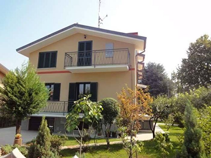 Appartamento quadrilocale in affitto in via Tiziano, Centro, Cernusco sul Naviglio