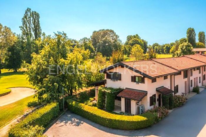 Casa con 5 locali in vendita in Via Fraschetta, Cherasco