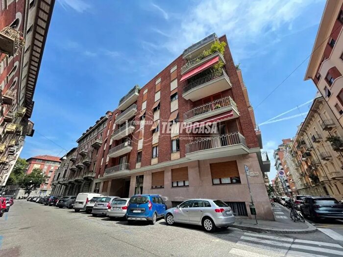 Appartamento con 8 locali in vendita in Torino