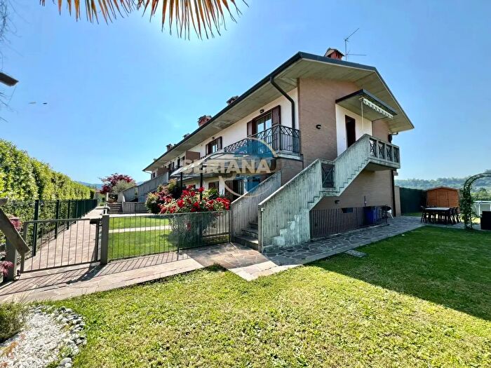 Appartamento trilocale in vendita in Via Italia, Trescore Balneario