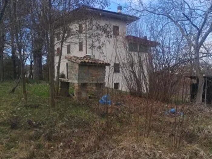 Casa con 6 locali in vendita in Via Pompeano, Serramazzoni