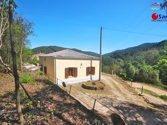 Casa quadrilocale in vendita in Località Fundu di Monti, Tempio Pausania