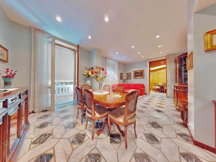 Appartamento con 6 locali in vendita in Via Francesco Ingegnoli, Milano