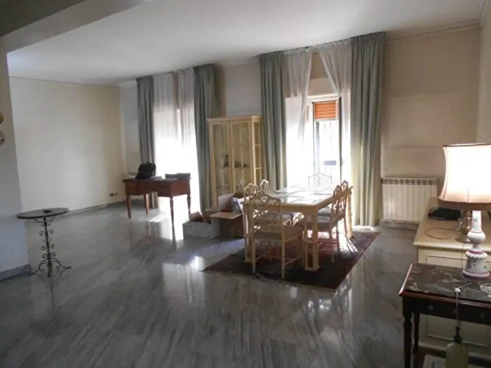 Appartamento con 6 locali in vendita in Sant'Agata Li Battiati