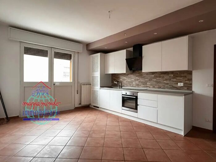 Appartamento trilocale in vendita in Via Spallanzani, Cento