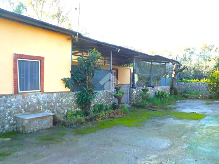 Casa bilocale in vendita in Via Ippolito Nievo, Eboli