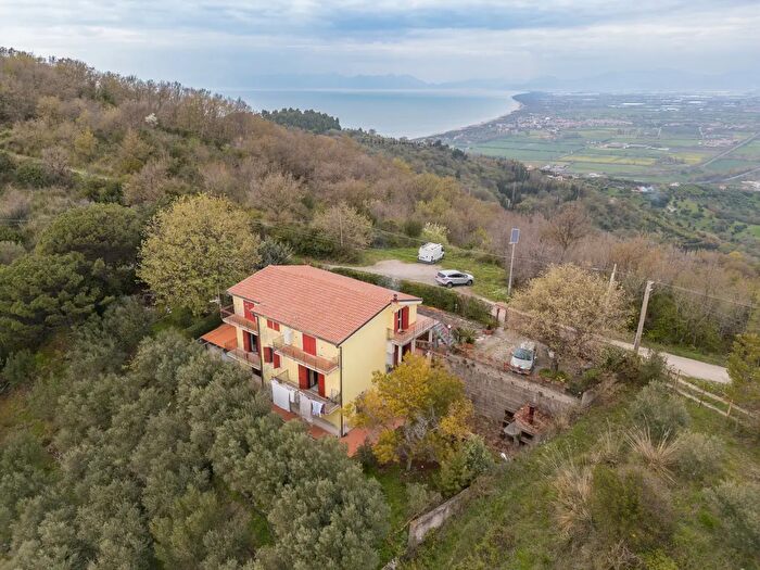 Appartamento con 15 locali in vendita in Via Carmine Coppola, Agropoli