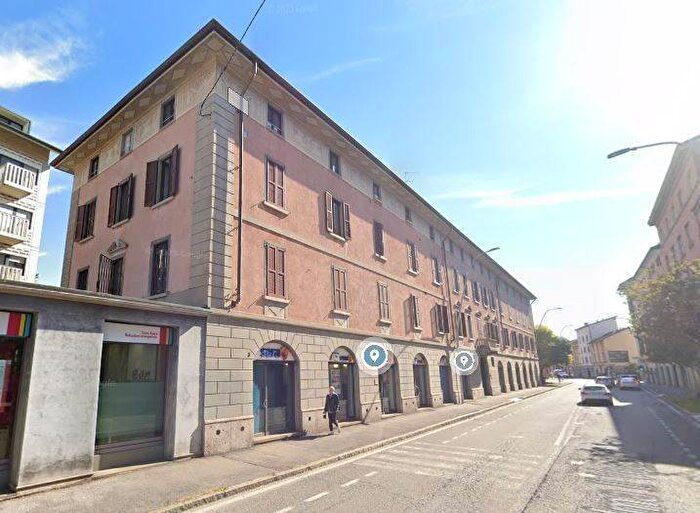 Appartamento trilocale in affitto in Via Palma il Vecchio, Centro, Bergamo