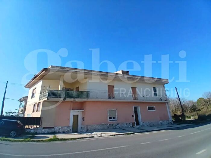 Casa con 9 locali in vendita in Via Santa Maria La Fossa, Capua