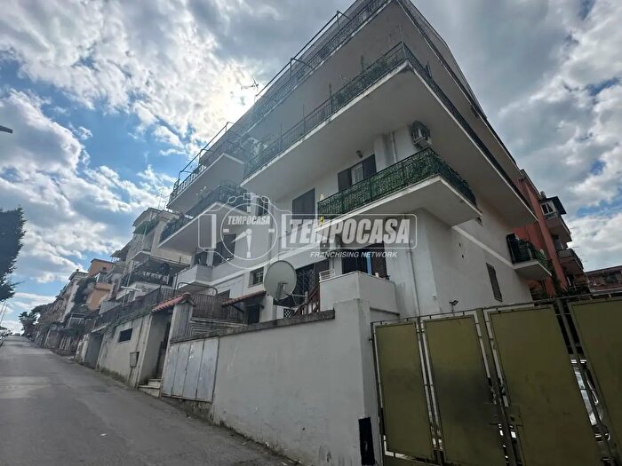 Appartamento trilocale in vendita in Via Fosso del Poggio, Roma