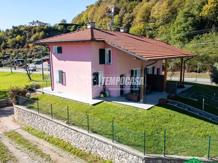 Casa trilocale in vendita in Via per Nebbiuno B, Massino Visconti