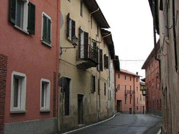 Casa con 14 locali in vendita in Centro Cavaglio dAgogna, Cavaglio DAgogna