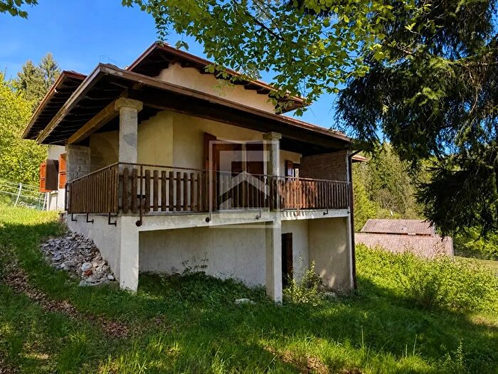 Casa quadrilocale in vendita in Via Ruf, Treviso Bresciano