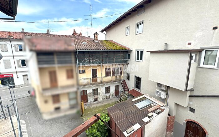 Casa con 5 locali in vendita in Via Capitano Saudino, Caravino