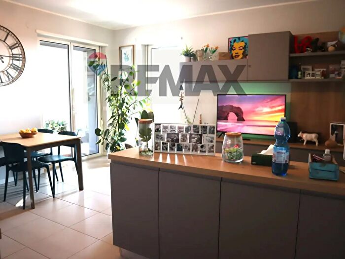 Appartamento bilocale in vendita in Via Giorgio De Chirico h, Milano