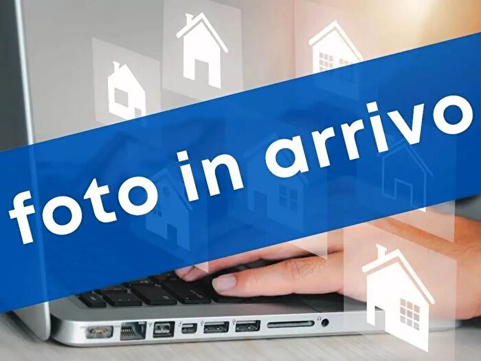 Casa con 8 locali in vendita in Conselice