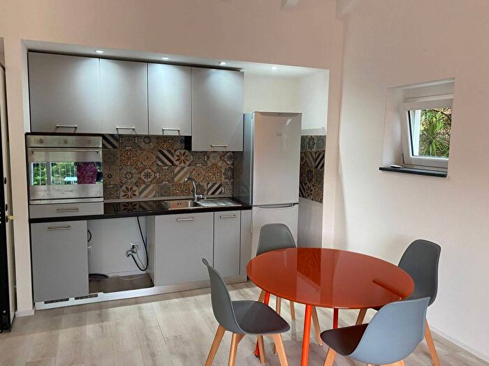 Appartamento bilocale in affitto in Pugliola Solaro, Lerici