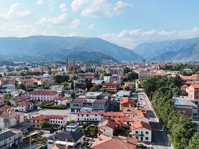 Appartamento con 5 locali in vendita in Via Cereria, Bassano Del Grappa