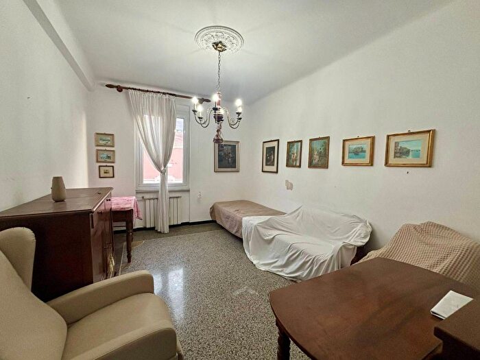 Appartamento trilocale in affitto in Via Fabio da Persico, Sestri Ponente, Genova